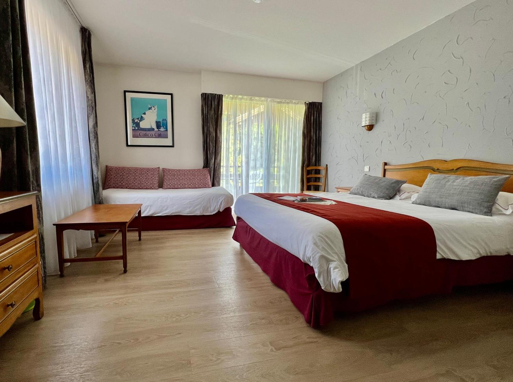 Logis Hotel, Chalets Et Restaurant Les Chatelmines ลาแบรส ภายนอก รูปภาพ