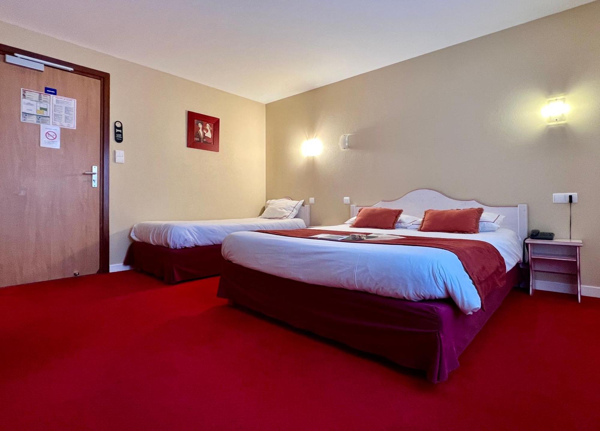 Logis Hotel, Chalets Et Restaurant Les Chatelmines ลาแบรส ภายนอก รูปภาพ