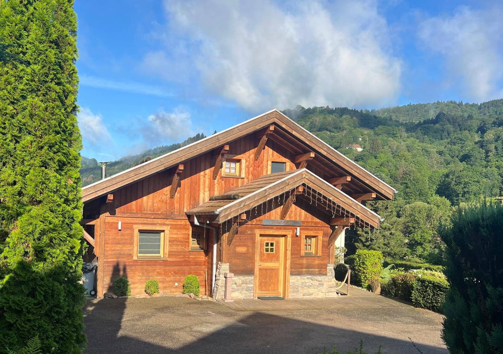 Logis Hotel, Chalets Et Restaurant Les Chatelmines ลาแบรส ภายนอก รูปภาพ